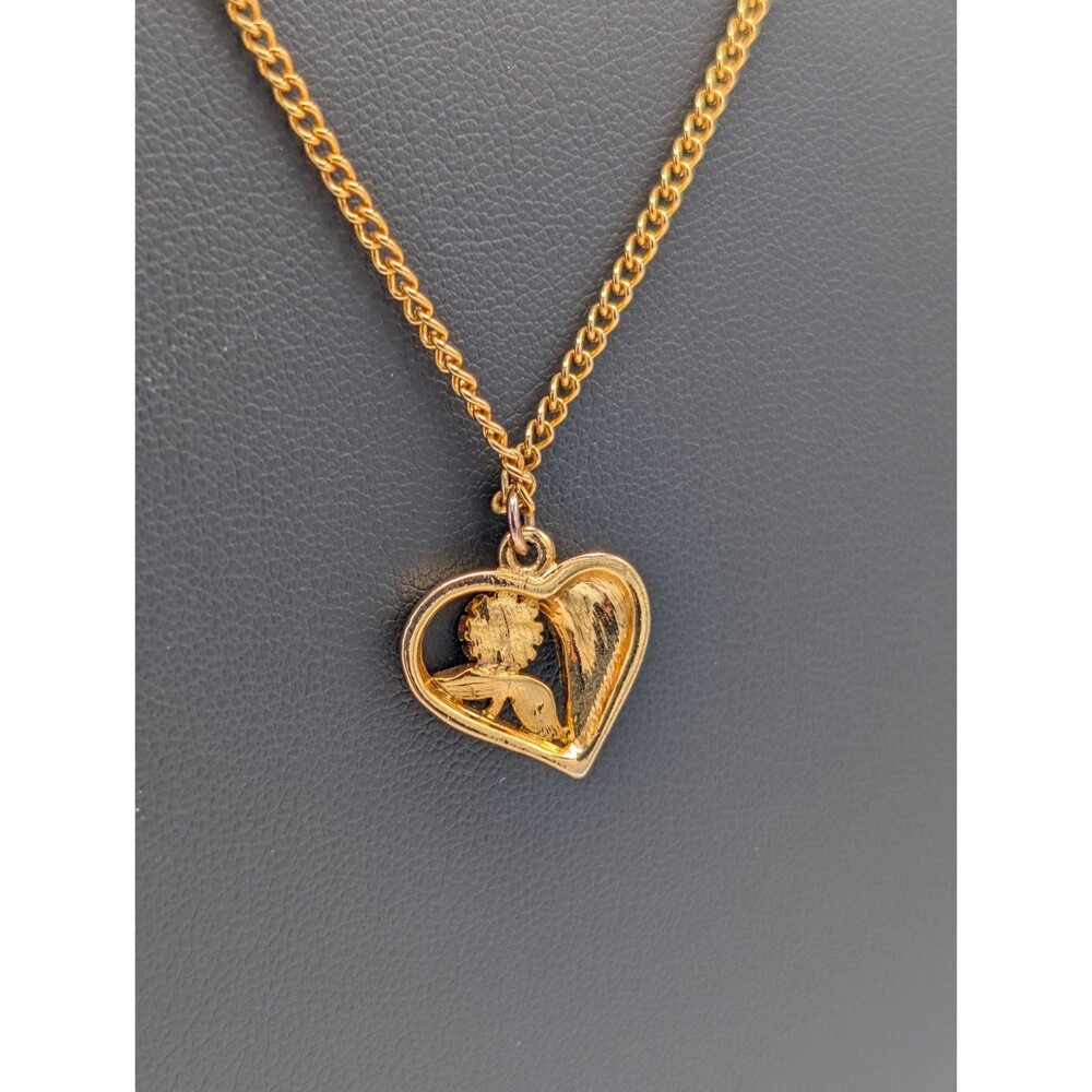 Vintage 90s Necklace Heart Flower Gold Tone Red Rhinestone Pendant Dainty Retro - Picture 2 of 10